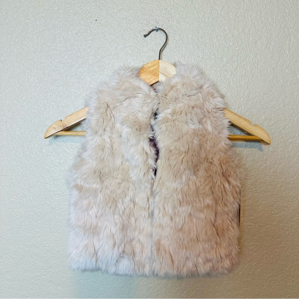 Mini Biden Girls Faux Fur Vest in Cream Size 2-3 Years
